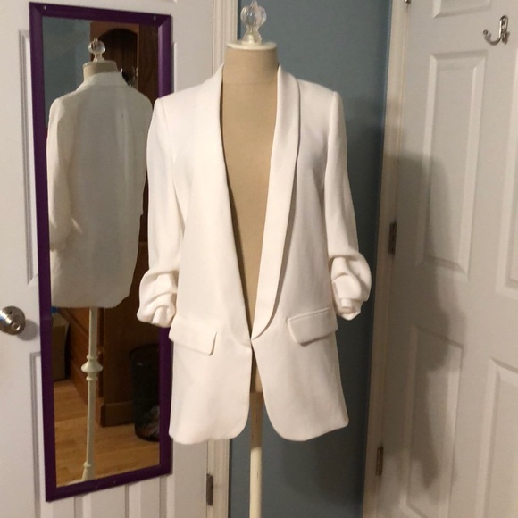 Zara Jackets & Blazers - Zara cream blazer with ruching at sleeves Zara Jackets & Blazers - Zara cream blazer with ruching at sleeves